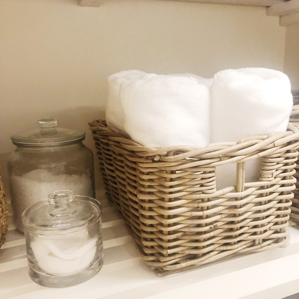 linen cupboard organisation 