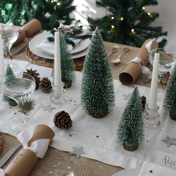 imge of a magical christmas table from https://www.tablestylist.co.uk