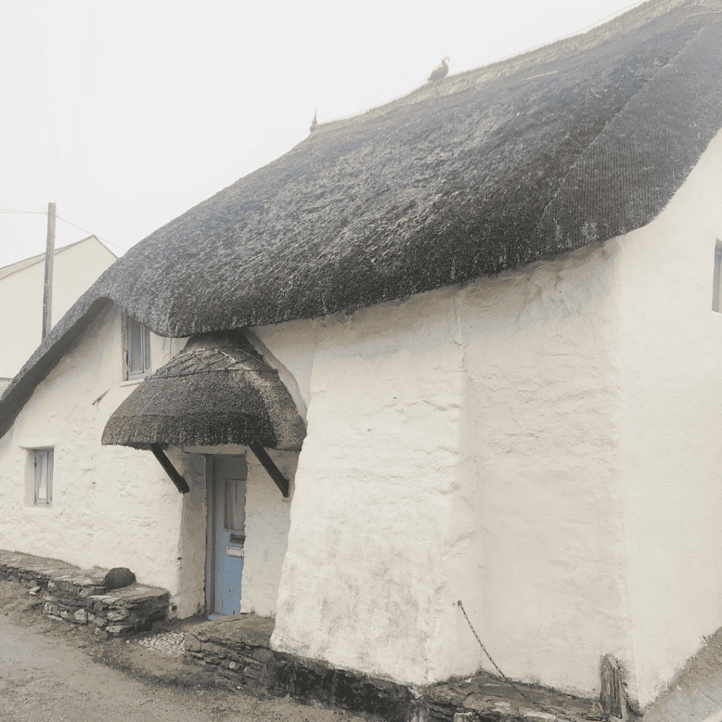 thatched cottage at Hope Cove 